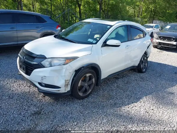 3CZRU6H77JM704186 2018 HONDA HR-V - Image 2
