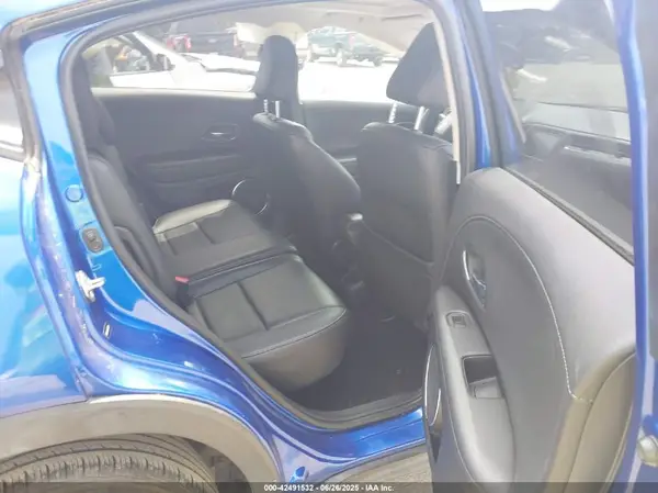 3CZRU6H77JM707671 2018 HONDA HR-V - Image 8