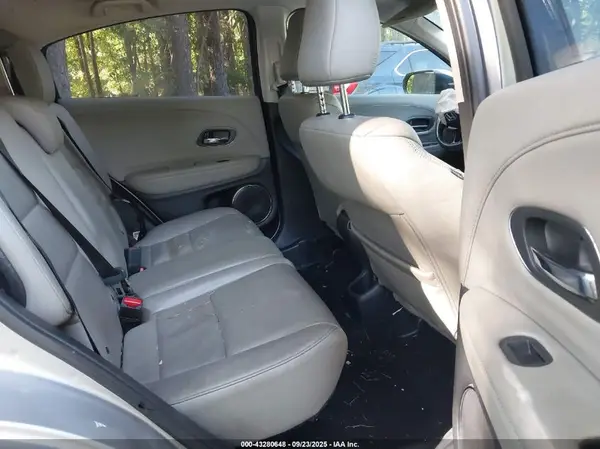 3CZRU6H77JM716581 2018 HONDA HR-V - Image 8