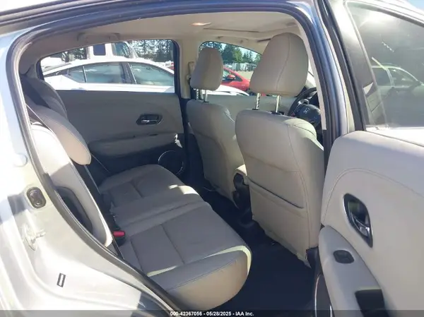 3CZRU6H78HM703915 2017 HONDA HR-V - Image 8
