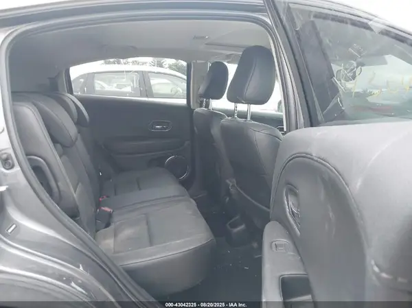 3CZRU6H78HM705745 2017 HONDA HR-V - Image 8