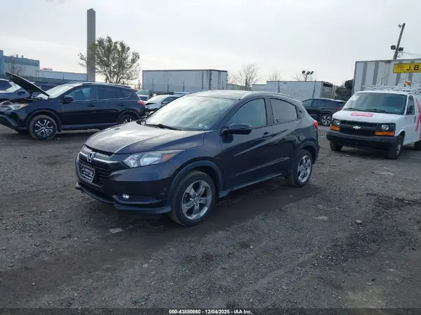 3CZRU6H78HM709326 2017 HONDA HR-V - Image 2