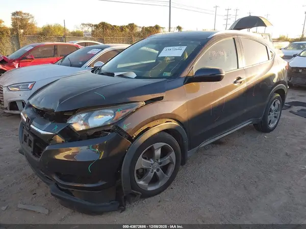 3CZRU6H78HM713764 2017 HONDA HR-V - Image 2