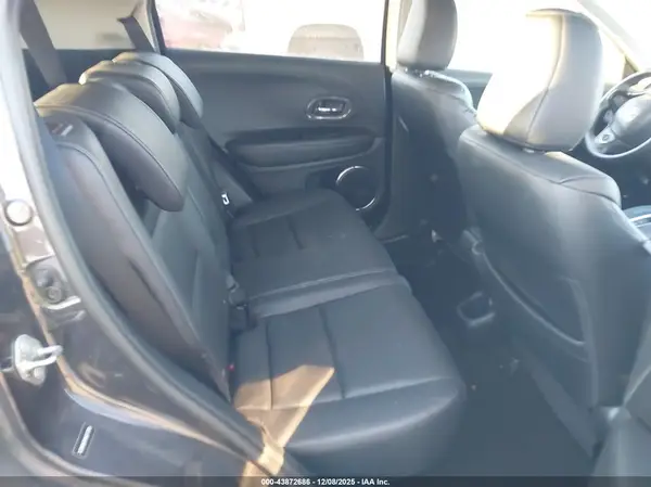 3CZRU6H78HM713764 2017 HONDA HR-V - Image 8