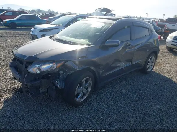 3CZRU6H78HM717748 2017 HONDA HR-V - Image 2