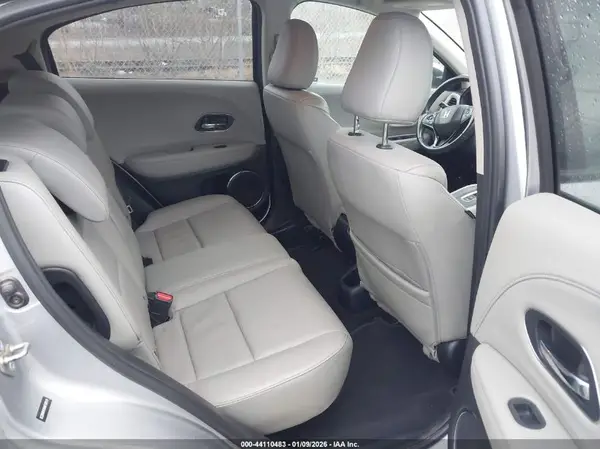 3CZRU6H78HM720519 2017 HONDA HR-V - Image 8