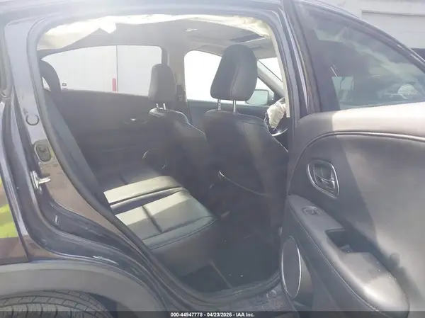 3CZRU6H78HM723324 2017 HONDA HR-V - Image 8