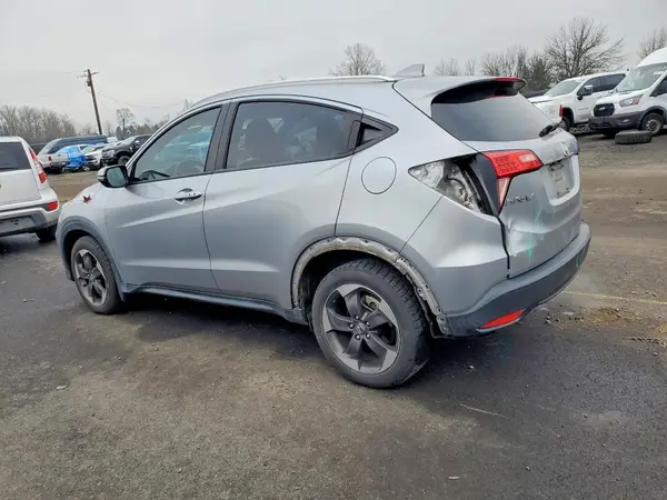 3CZRU6H78JM703323 2018 HONDA HR-V - Image 2