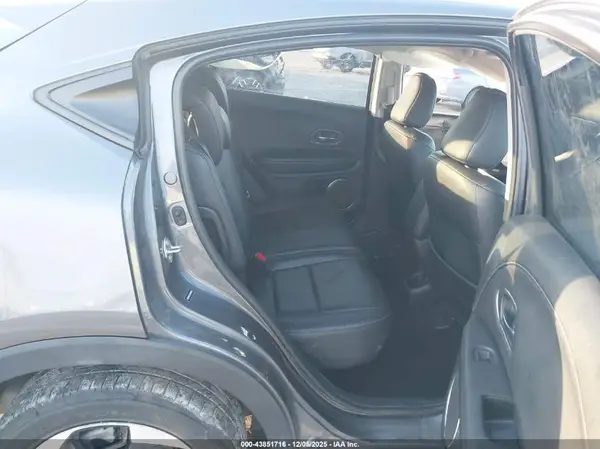 3CZRU6H78JM705976 2018 HONDA HR-V - Image 8
