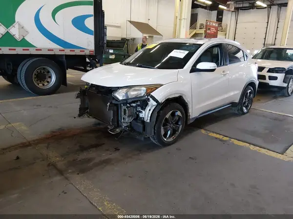 3CZRU6H78JM712863 2018 HONDA HR-V - Image 2