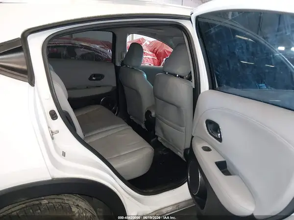 3CZRU6H78JM712863 2018 HONDA HR-V - Image 8