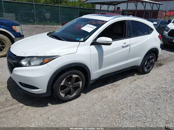 3CZRU6H78JM724219 2018 HONDA HR-V - Image 2
