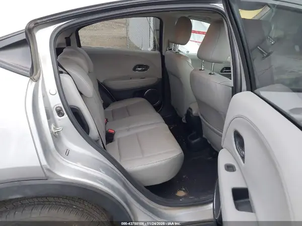 3CZRU6H79HM703390 2017 HONDA HR-V - Image 8