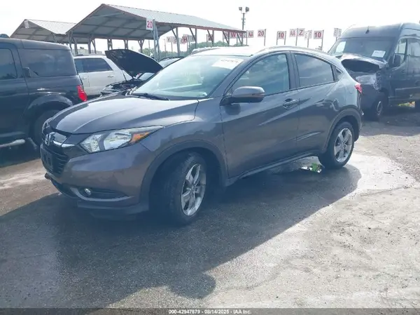 3CZRU6H79HM705754 2017 HONDA HR-V - Image 2