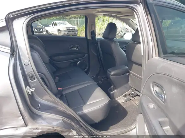 3CZRU6H79HM705754 2017 HONDA HR-V - Image 8