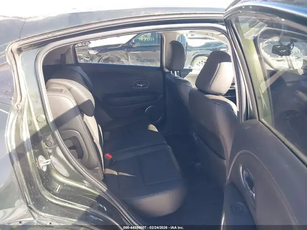 3CZRU6H79HM711067 2017 HONDA HR-V - Image 8