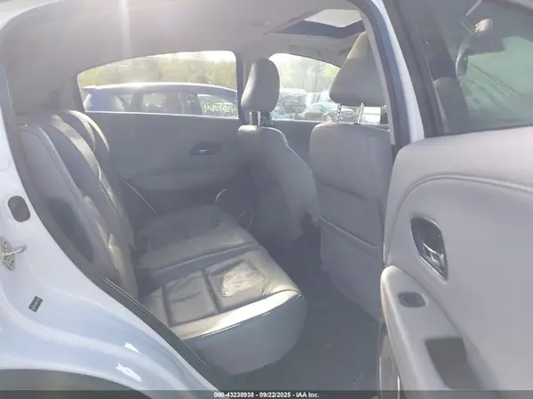 3CZRU6H79HM711182 2017 HONDA HR-V - Image 8