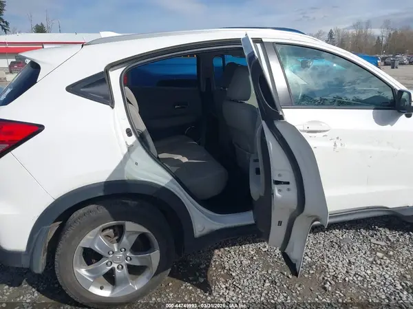 3CZRU6H79HM715152 2017 HONDA HR-V - Image 8