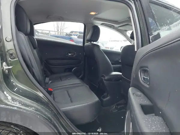 3CZRU6H79HM718648 2017 HONDA HR-V - Image 8