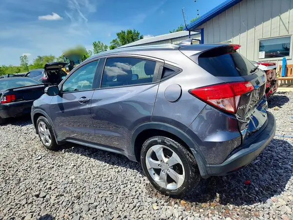 3CZRU6H79HM722084 2017 HONDA HR-V - Image 2