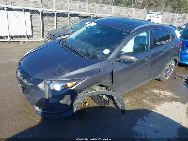 3CZRU6H79JM704089 2018 HONDA HR-V - Image 2