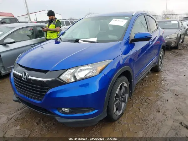 3CZRU6H79JM710359 2018 HONDA HR-V - Image 2