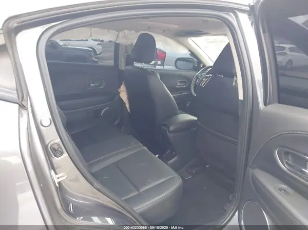 3CZRU6H79JM718784 2018 HONDA HR-V - Image 8
