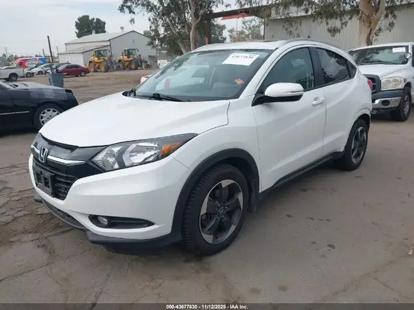 3CZRU6H79JM726125 2018 HONDA HR-V - Image 2