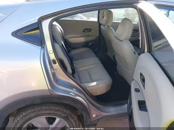 3CZRU6H79KM710587 2019 HONDA HR-V - Image 8