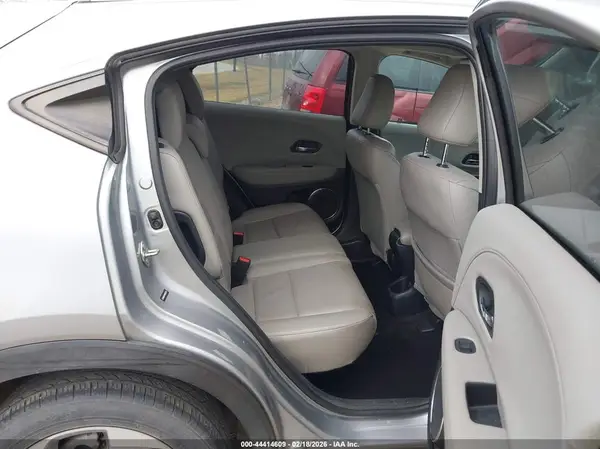 3CZRU6H7XHM703379 2017 HONDA HR-V - Image 8