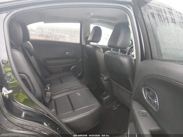 3CZRU6H7XHM718772 2017 HONDA HR-V - Image 8