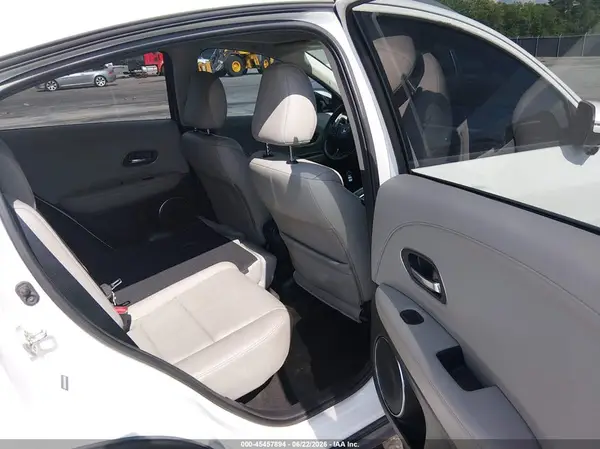 3CZRU6H7XHM720456 2017 HONDA HR-V - Image 8