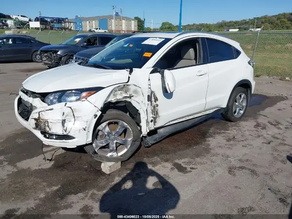 3CZRU6H7XHM723244 2017 HONDA HR-V - Image 2