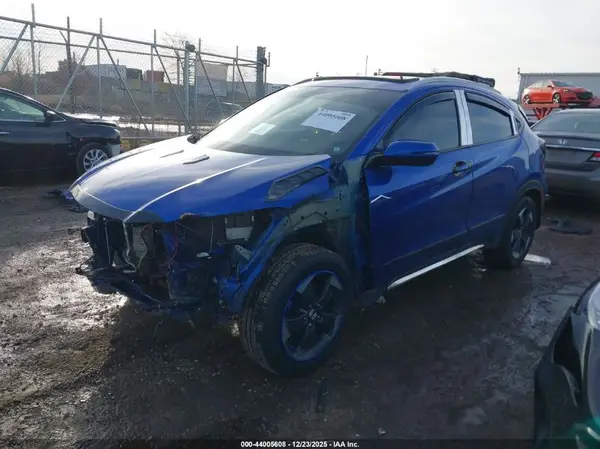 3CZRU6H7XJM703257 2018 HONDA HR-V - Image 2