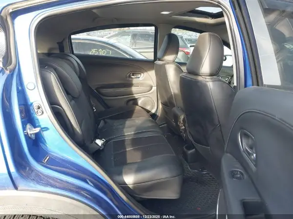 3CZRU6H7XJM703257 2018 HONDA HR-V - Image 8