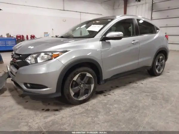 3CZRU6H7XJM707700 2018 HONDA HR-V - Image 2