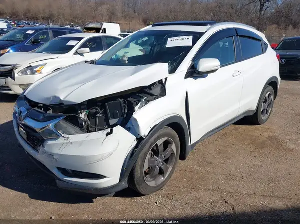 3CZRU6H7XJM709415 2018 HONDA HR-V - Image 2