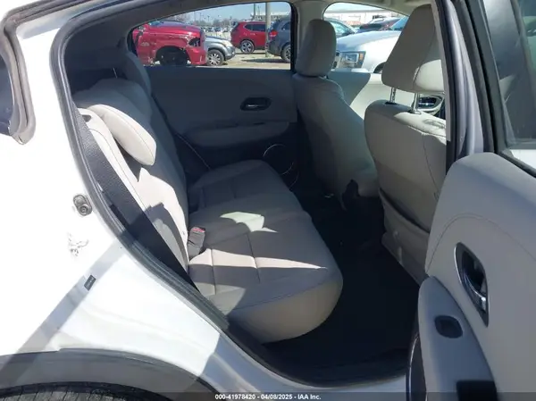 3CZRU6H7XJM716266 2018 HONDA HR-V - Image 8