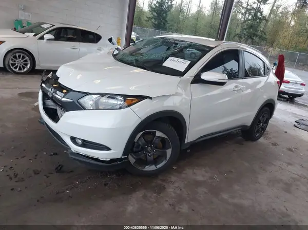 3CZRU6H7XJM724710 2018 HONDA HR-V - Image 2