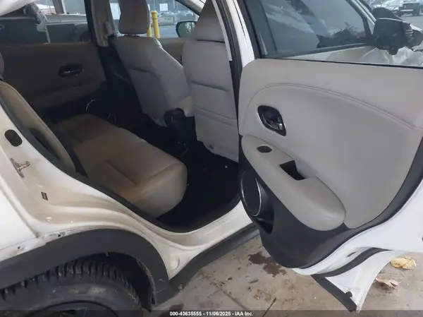 3CZRU6H7XJM724710 2018 HONDA HR-V - Image 8