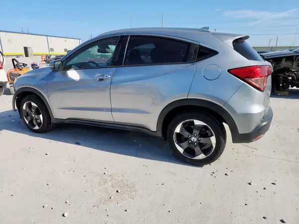 3CZRU6H7XJM725596 2018 HONDA HR-V - Image 2