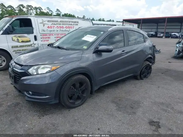 3CZRU6H7XJM730216 2018 HONDA HR-V - Image 2