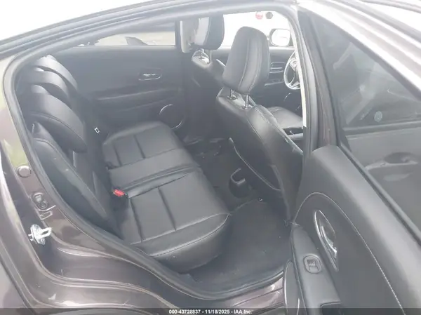 3CZRU6H7XMM721097 2021 HONDA HR-V - Image 8