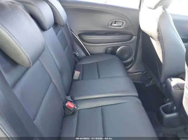 3CZRU6H95KM716694 2019 HONDA HR-V - Image 8