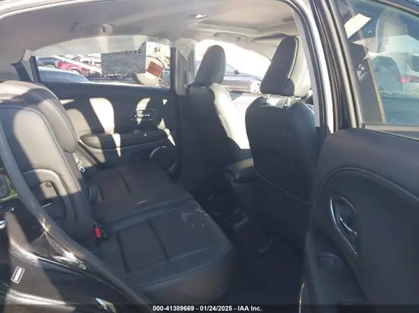 3CZRU6H96KM700634 2019 HONDA HR-V - Image 8