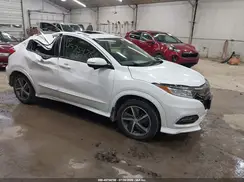 3CZRU6H9XKM702239 2019 HONDA HR-V