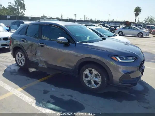 3CZRZ1H3XPM729920 2023 HONDA HR-V - Image 1