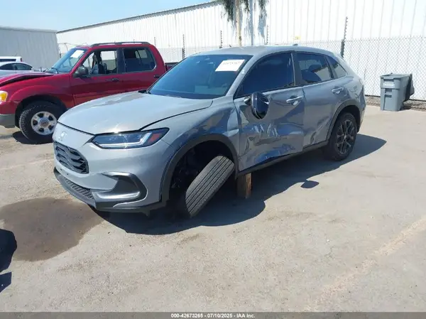 3CZRZ1H57RM749403 2024 HONDA HR-V - Image 2