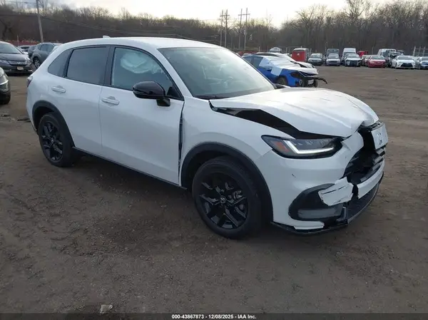 3CZRZ1H58SM708882 2025 HONDA HR-V - Image 1