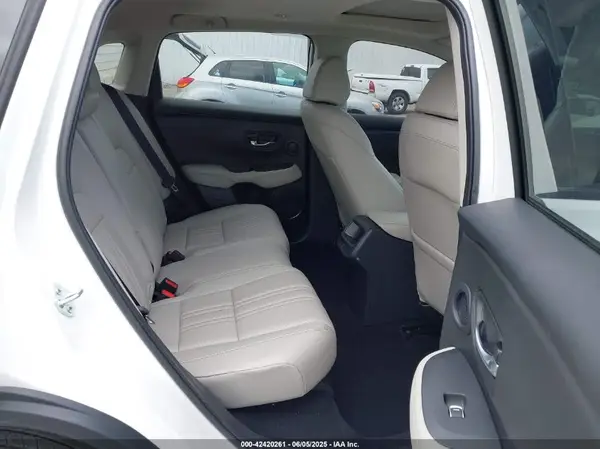 3CZRZ1H72SM715327 2025 HONDA HR-V - Image 8